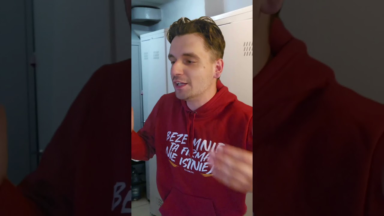 Kierownik wpada do szatni #reels