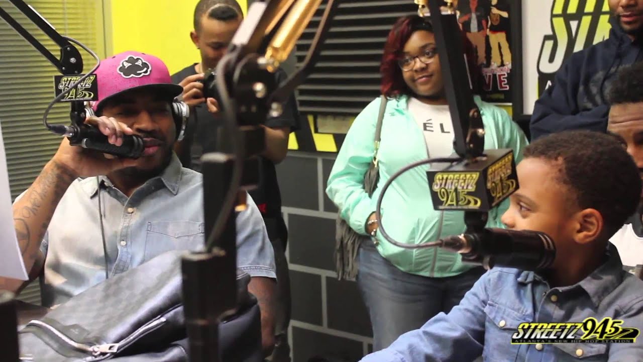 Bankroll PJ interviews with DJ Holiday on Holiday Season Live Streetz 94.5 & FaceTime with Bow Wow!