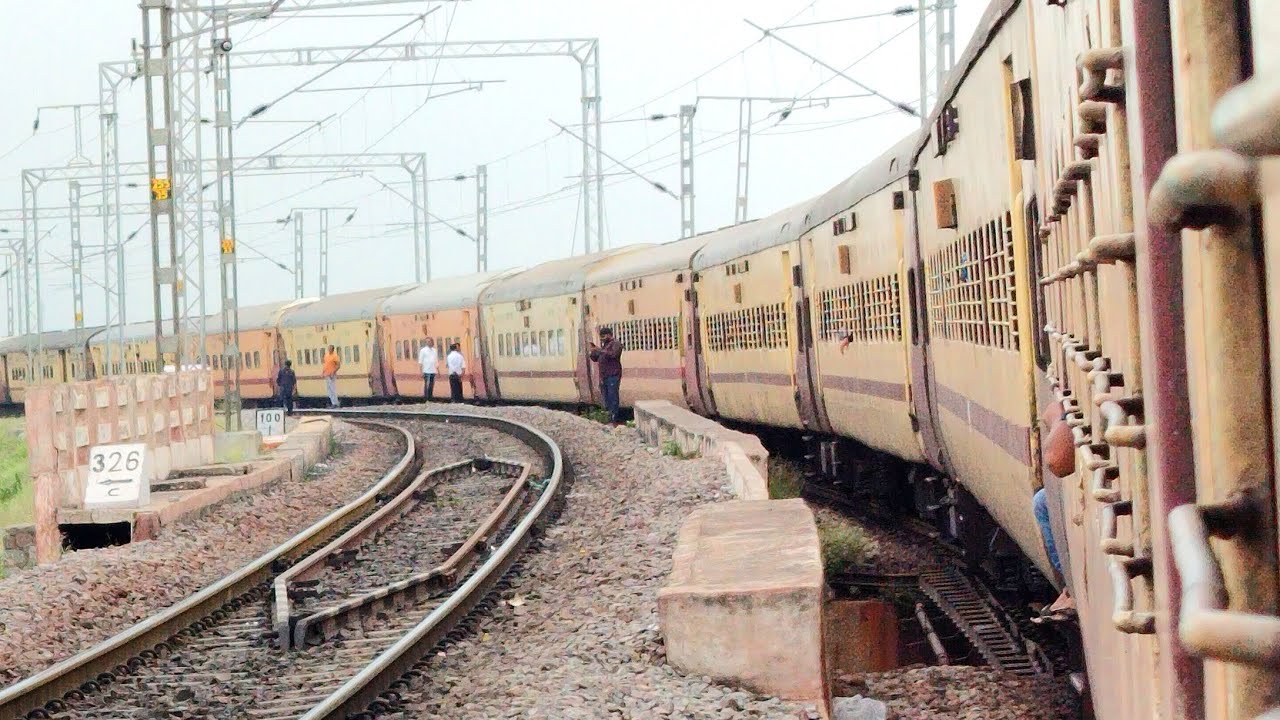 Amaravati Express train journey | Dharwad to Guntakal | Indian railways