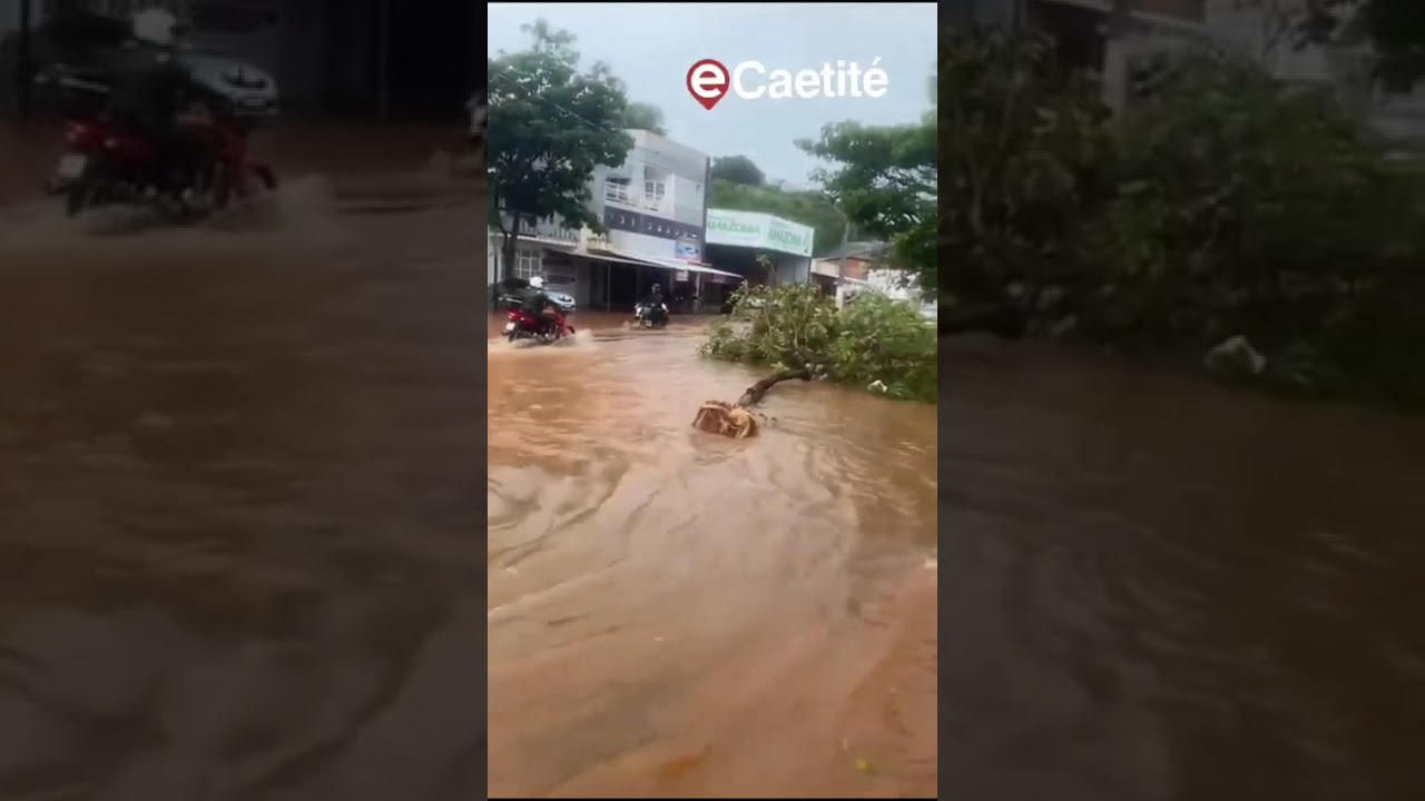 Alargamentos em ruas depois da temporal em Caetit&eacute; Bahia