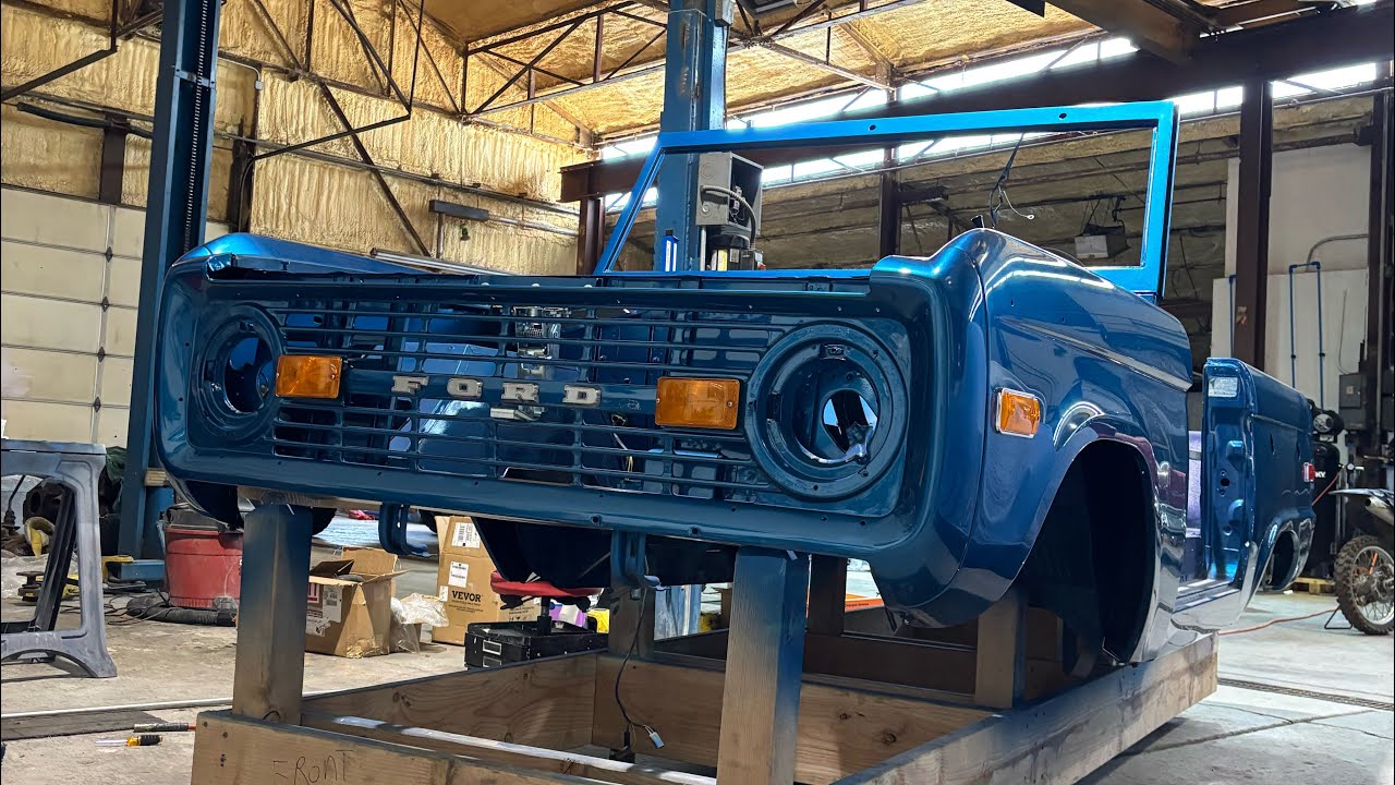 Building one of the cleanest 1976 Ford Bronco’s! 