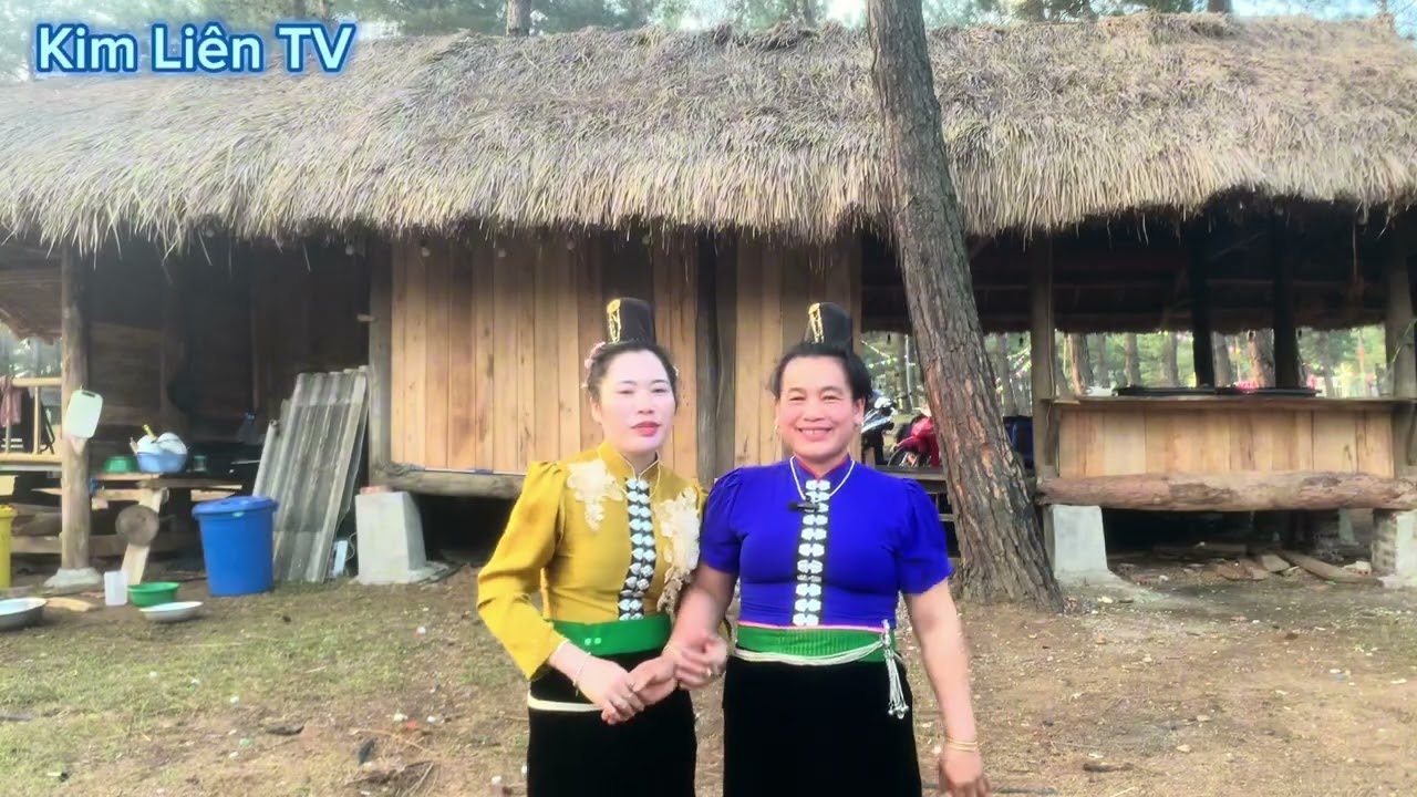 Hát giao lưu với chị gái bản chít rất cảm động , mời cả nhà nghe thử và đăng ký ủng hộ  Mình nhé .