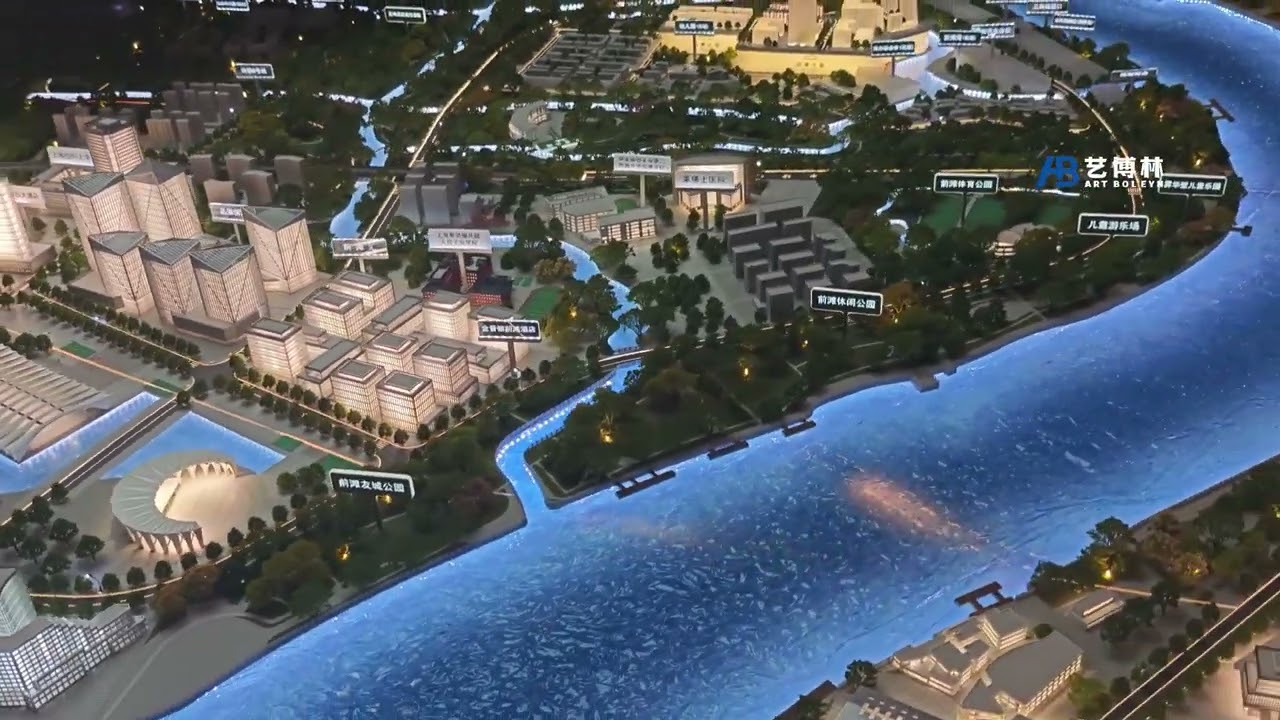 Round Mother-Child Scale ModelA stunning circular composition that breaks 