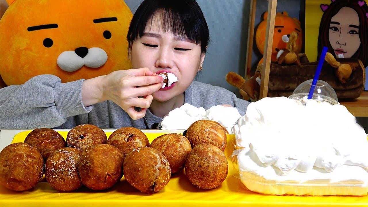 찹쌀도넛 생크림 푹 찍어서 먹방 Mukbang