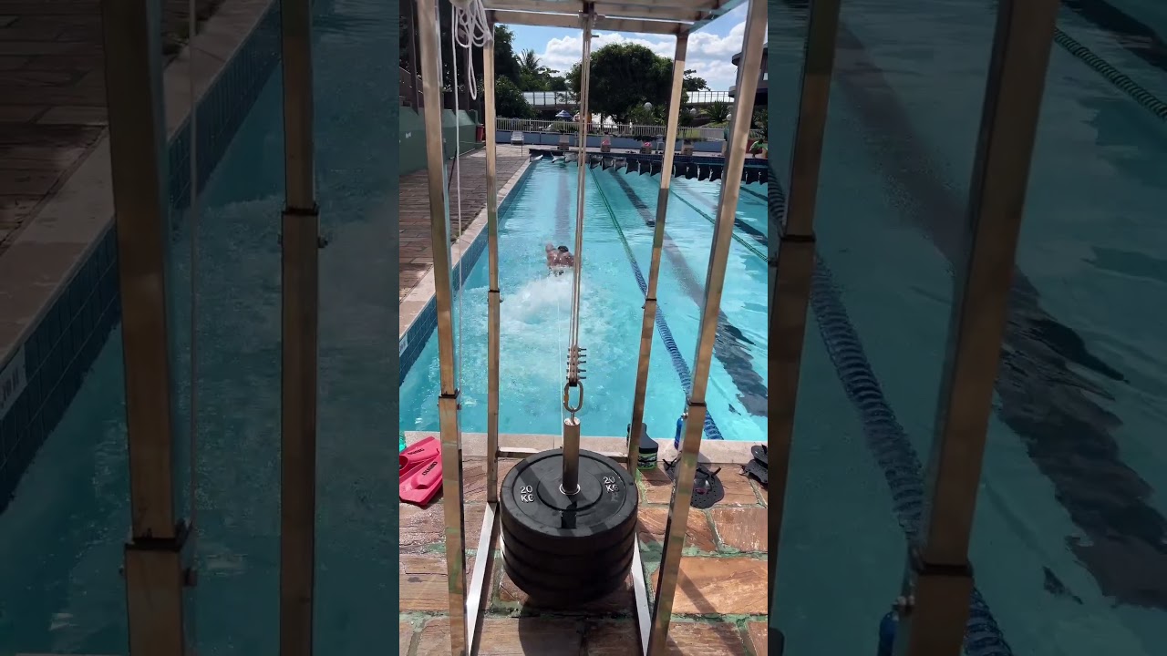 The strength... 🥵 💪📹 (IG) messiasfelipe_ swimming training session