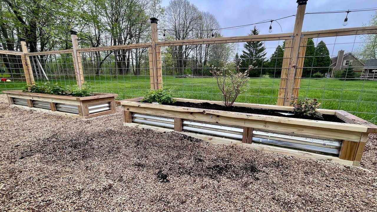 How to Build Short Raised Garden Beds for a Berry Patch // Bog Life #Gardening #Garden #GardenBed