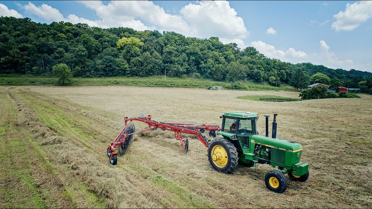 Speed Raking - Rhino RDF14 Wheel Rake