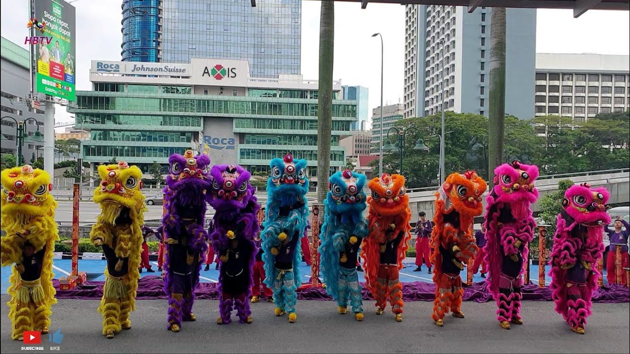 Kwong Ngai (光藝龍獅體育會) acrobatic lion dance for CNY 2020 at the sports retailer, Petaling Jaya