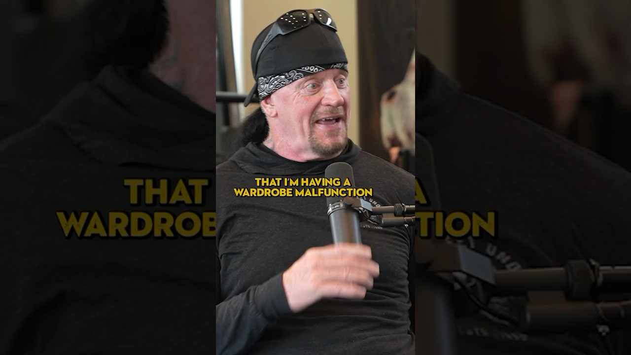 Undertaker&rsquo;s Coat Wouldn&rsquo;t Come Off 😂