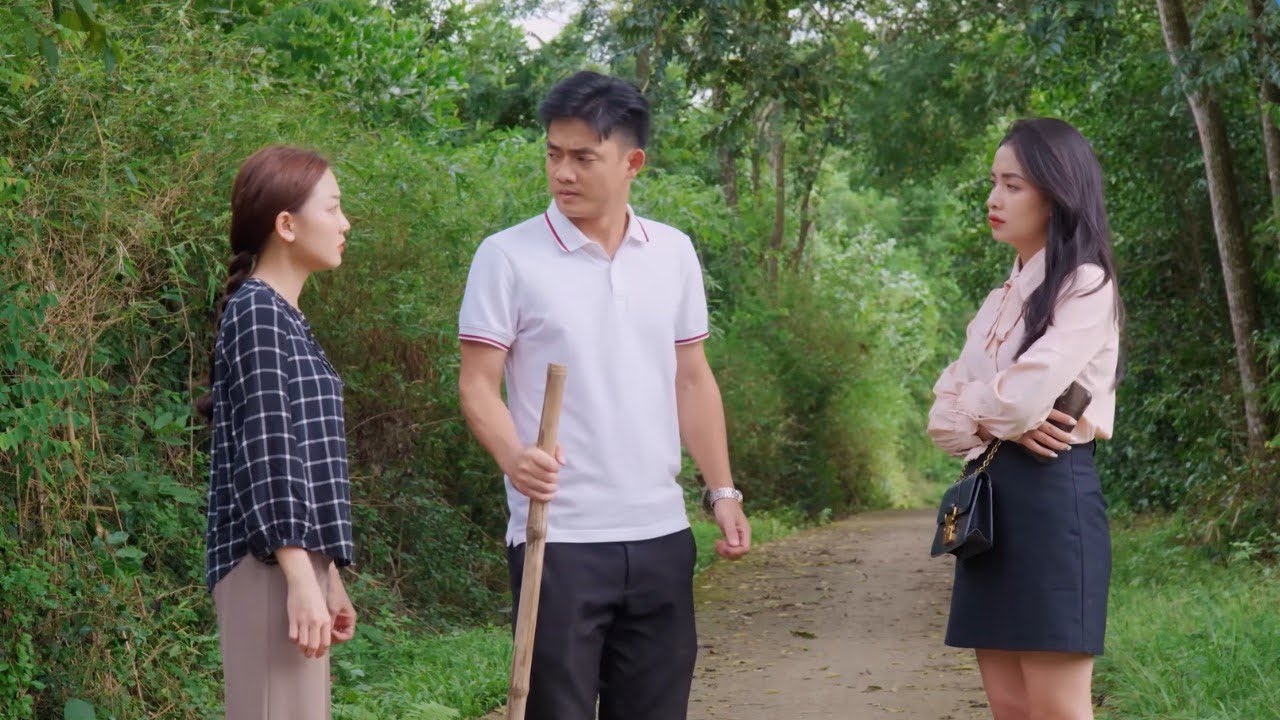 Chủ Tịch Lần Đầu Đi Xem Mắt Bị Gái Quê Tát Vỡ Mặt Vì Dám Khinh Thường Cô Và Cái Kết - Tập 1560