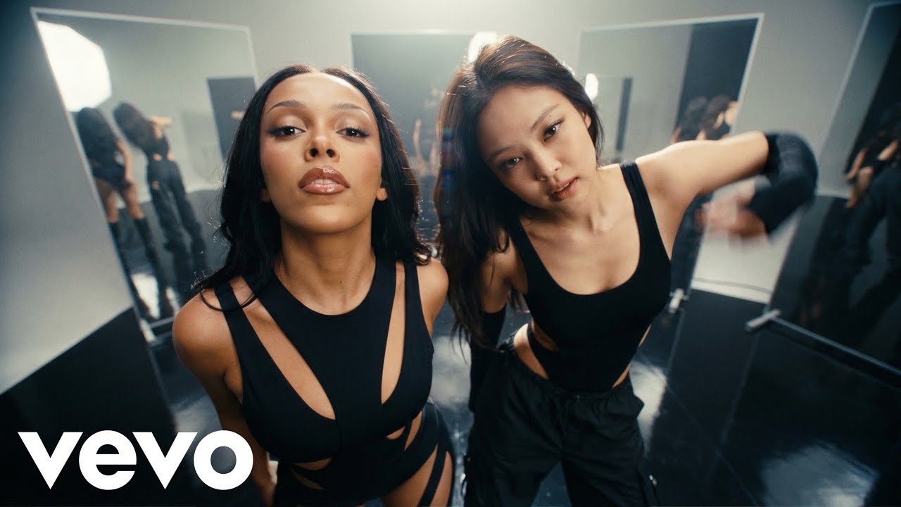 MOONLIGHT GLOW – Doja Cat ft. Jennie | Lyrics Video 🌙✨