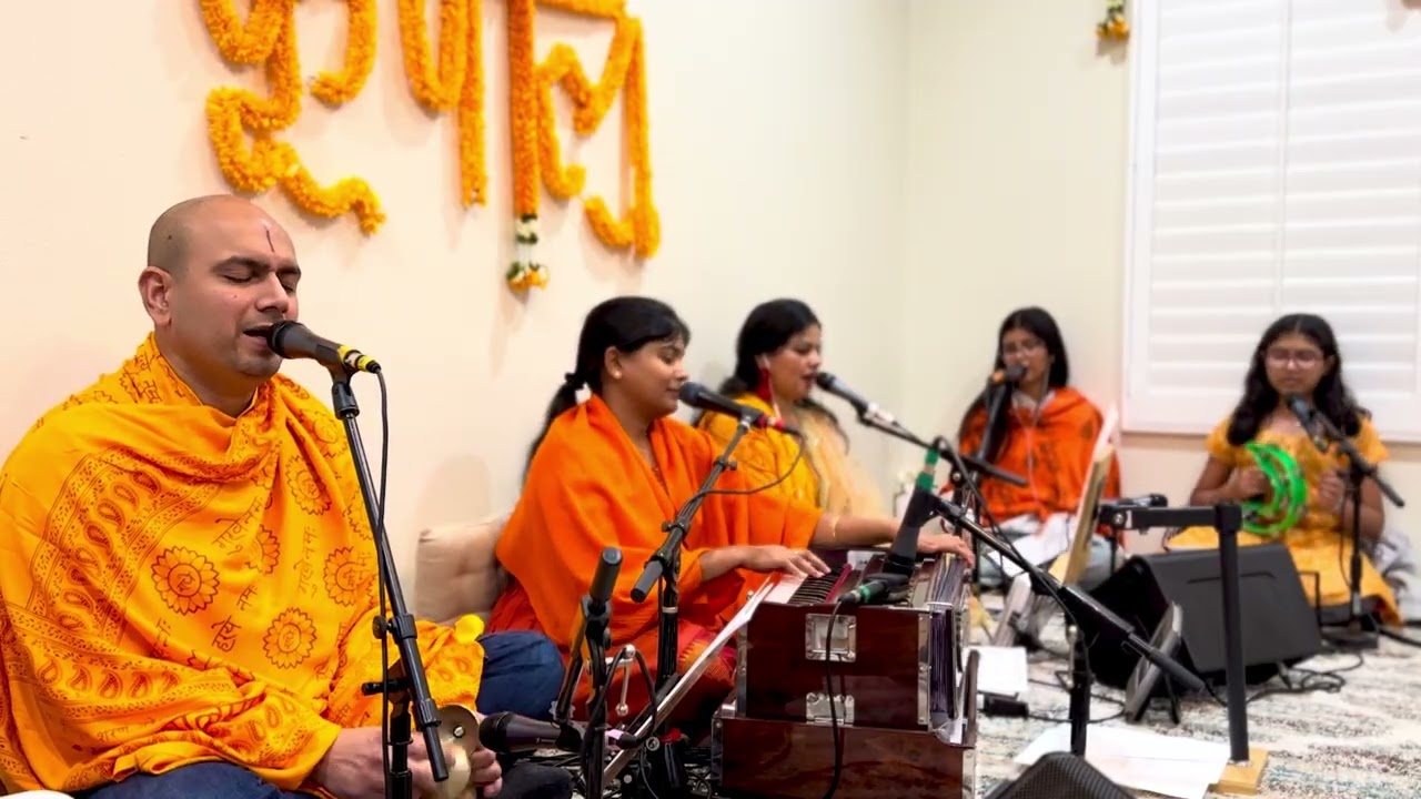 🟠Jagadguru Diwas | Satguru Mein Teri Patang | Punjabi Geet | Radha Kunj