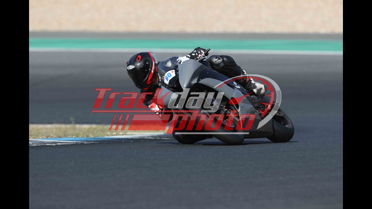 Yamaha R6 does Estoril with TMSR. Advanced group