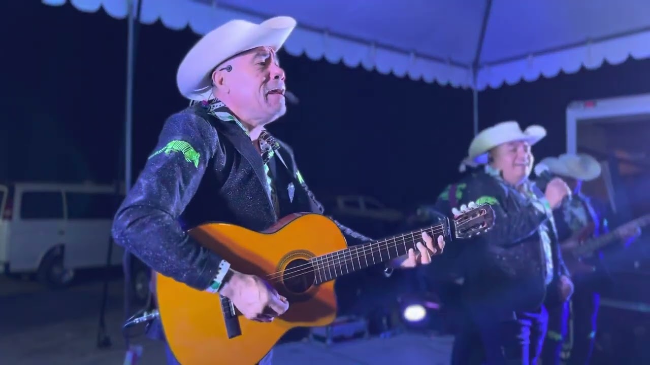 La Fiesta Grande “Armadillos de la Sierra En vivo “