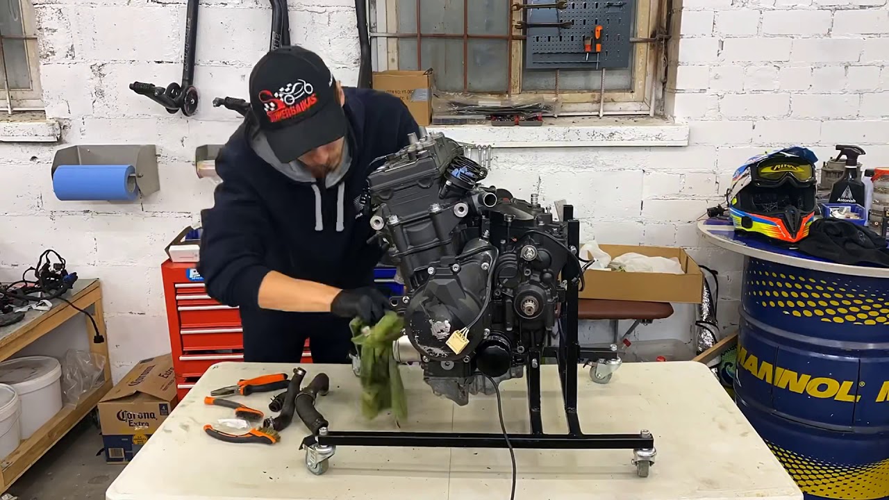 Yamaha r6 race bike cleaning