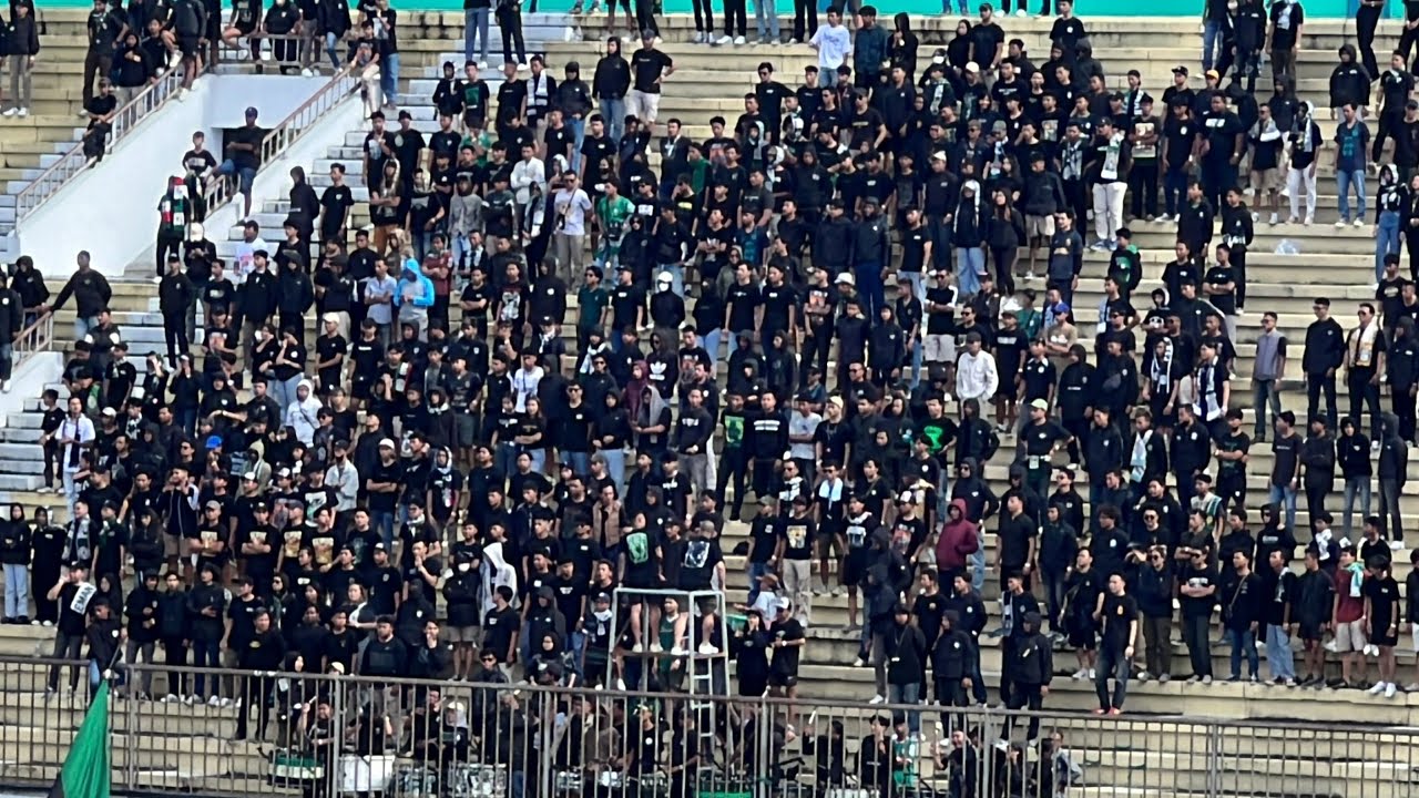 MOMEN SAAT CAPO ARYA MINTA BCS UNTUK LEBIH MERAPAT❗️ FULL GEMURUH CHANTS BCS SAAT PSS VS BHAYANGKARA