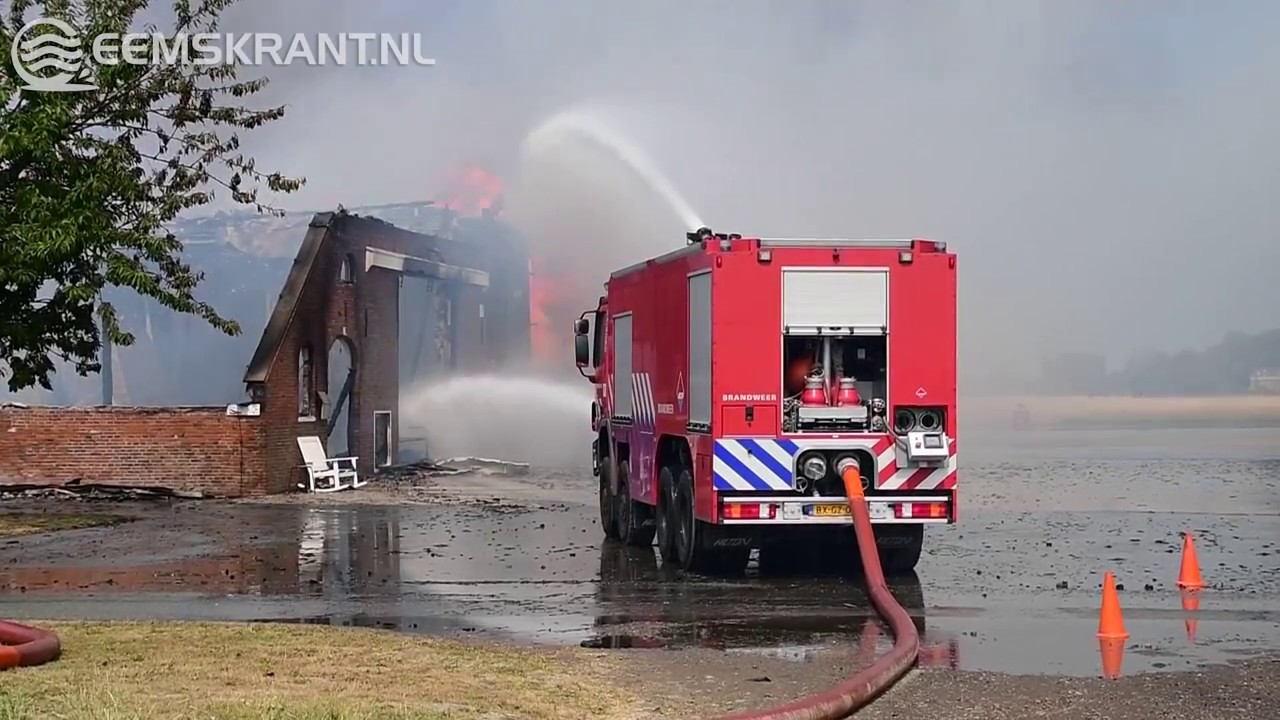 Grote brand verwoest boerderij Zijldijk