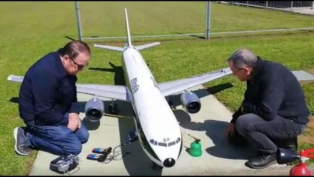 Airbus A300 Alitalia radiocomandato