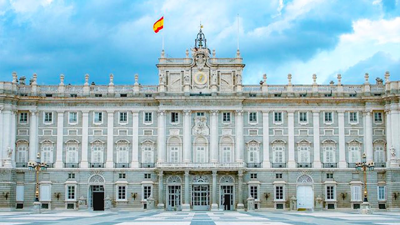 Exploring the Royal Palace in Madrid 🏰 | Spain Travel Vlog 2025