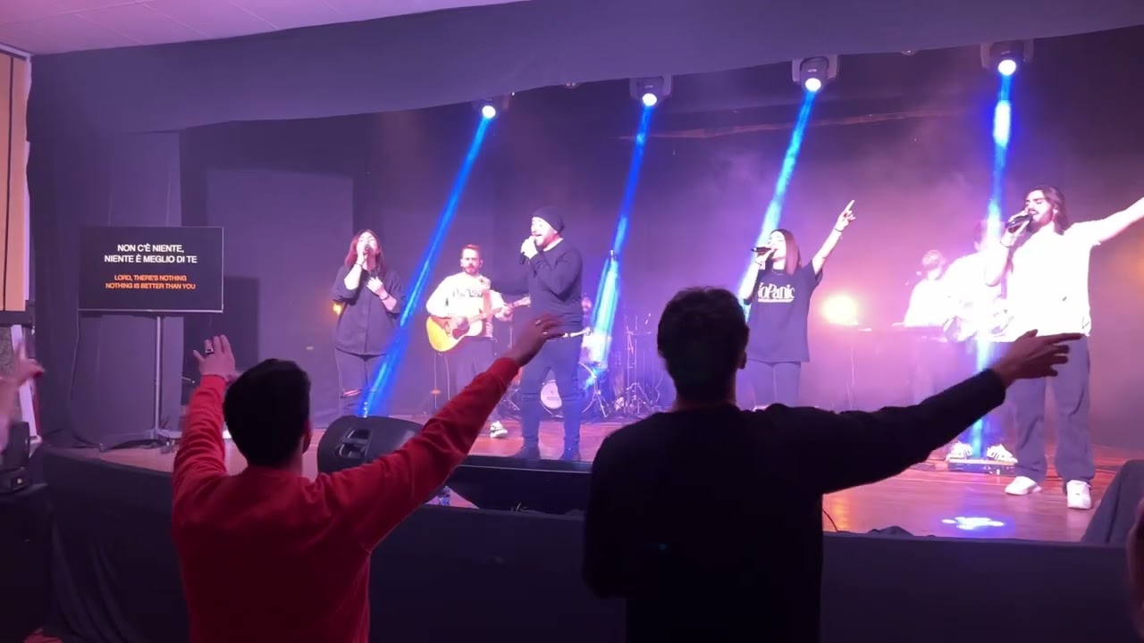 Hillsong Napoli davide Falvo (non c’è niente)