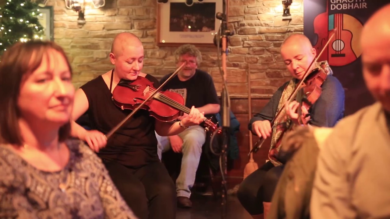 Brid Harper and Tara Connaghan ni Chonacháin