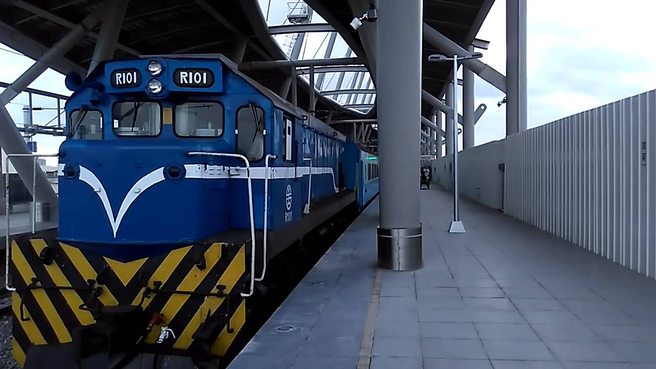 781次復興號列車駛離屏東站