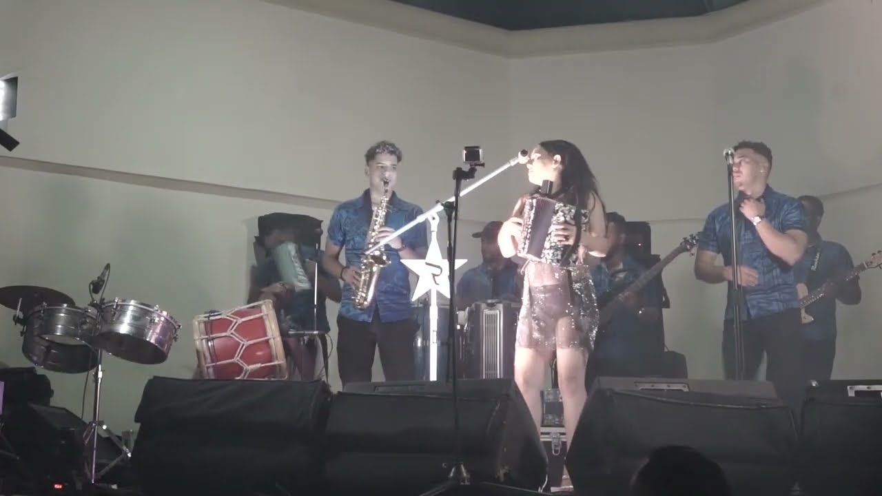 Raquel Arias - Muriendo de Amor |En Vivo 2022| Club de los Ferreteros, Santiago