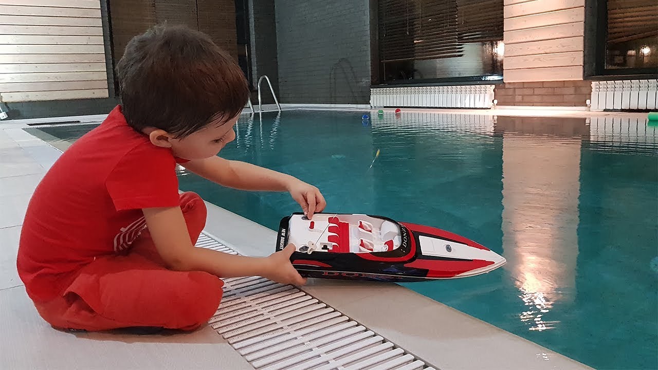 СУПЕР Скоростная лодка RC Speed Boat / Супер Тёма спасает сюрпризы