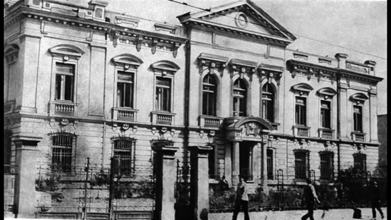 Promenada in vechiul Iasi, de la Palat pana pe Copou 720p