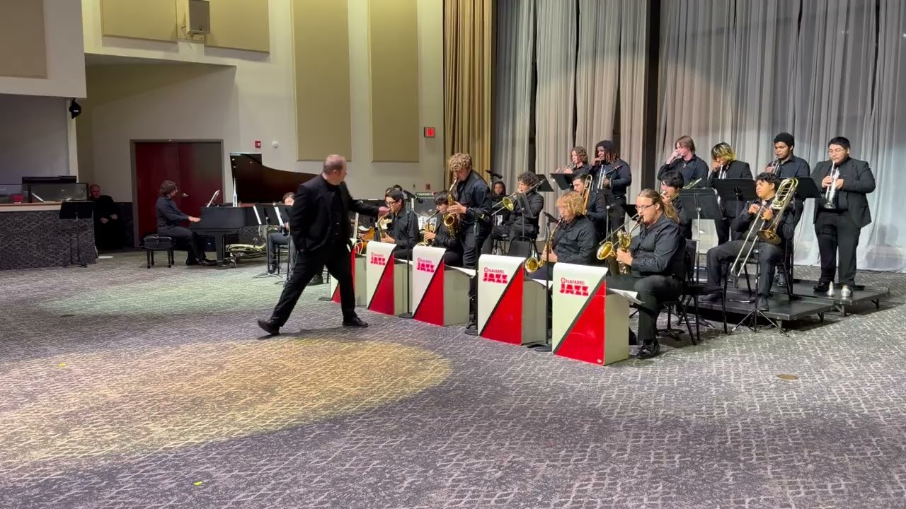 Navarro College Jazz Band performs 