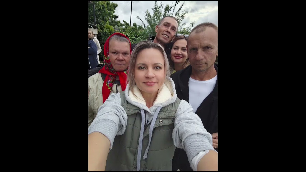 Mama. Versuri V. Macovei. Muzică și voce Suno AI. Foto arhiva familiei.
