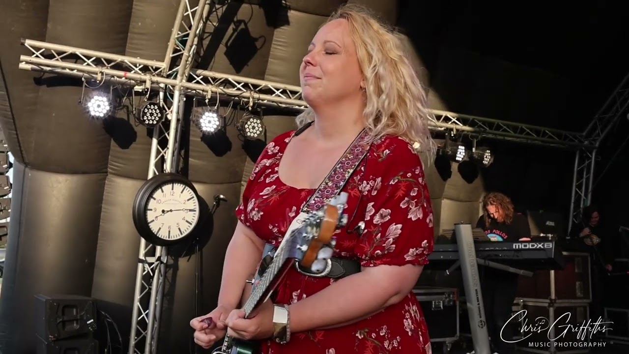 Chantel McGregor - April (Live at Alfold Rock and Blues Festival)