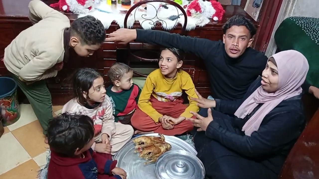 حبيبي ام سيد صلوا على النبي ده العيال اخويا كريم هو انا في الشقه عند اخويا كريم ومرته عملت لنا الاكل