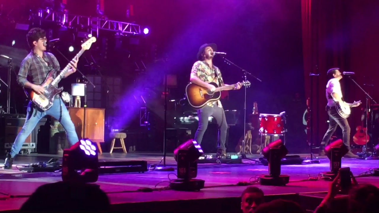 Morat - Besos en Guerra (En vivo)