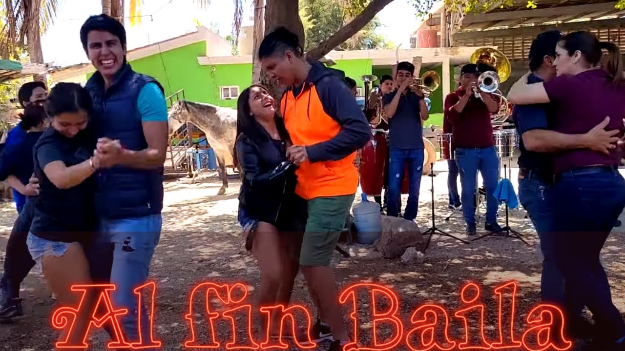 Nayeli al fin disfruta del baile con Paul