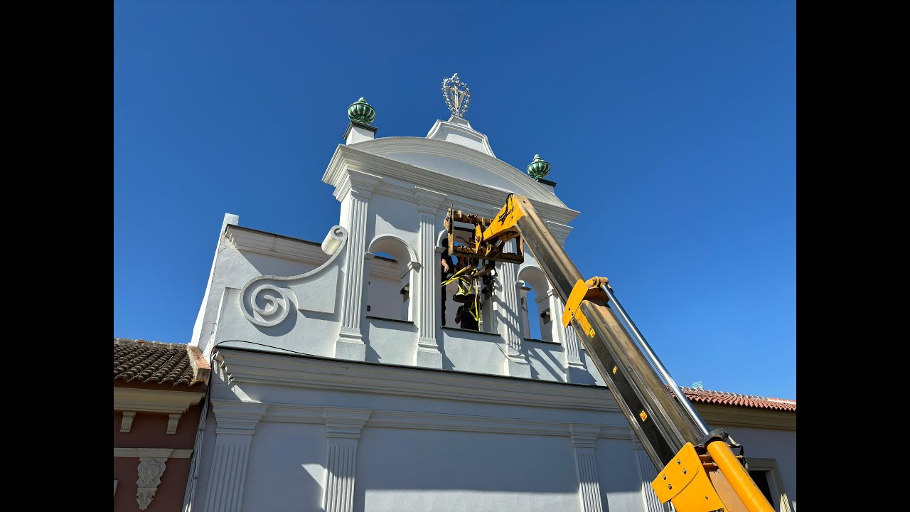 Instalación de campanas de la Capilla de la Santa Cruz de Arriba