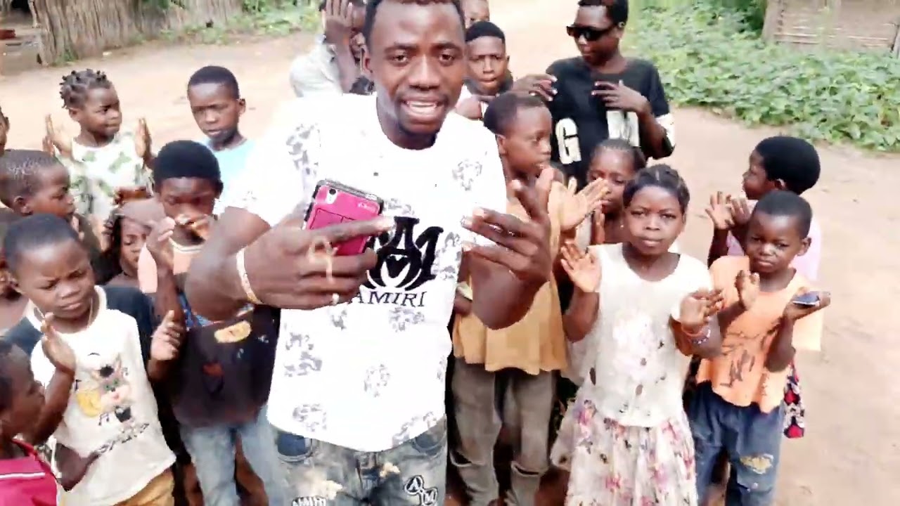 Egfar Manuel_ FT_ Mr Casimiro_ Reclamação) vídeo prod by muaná amama)