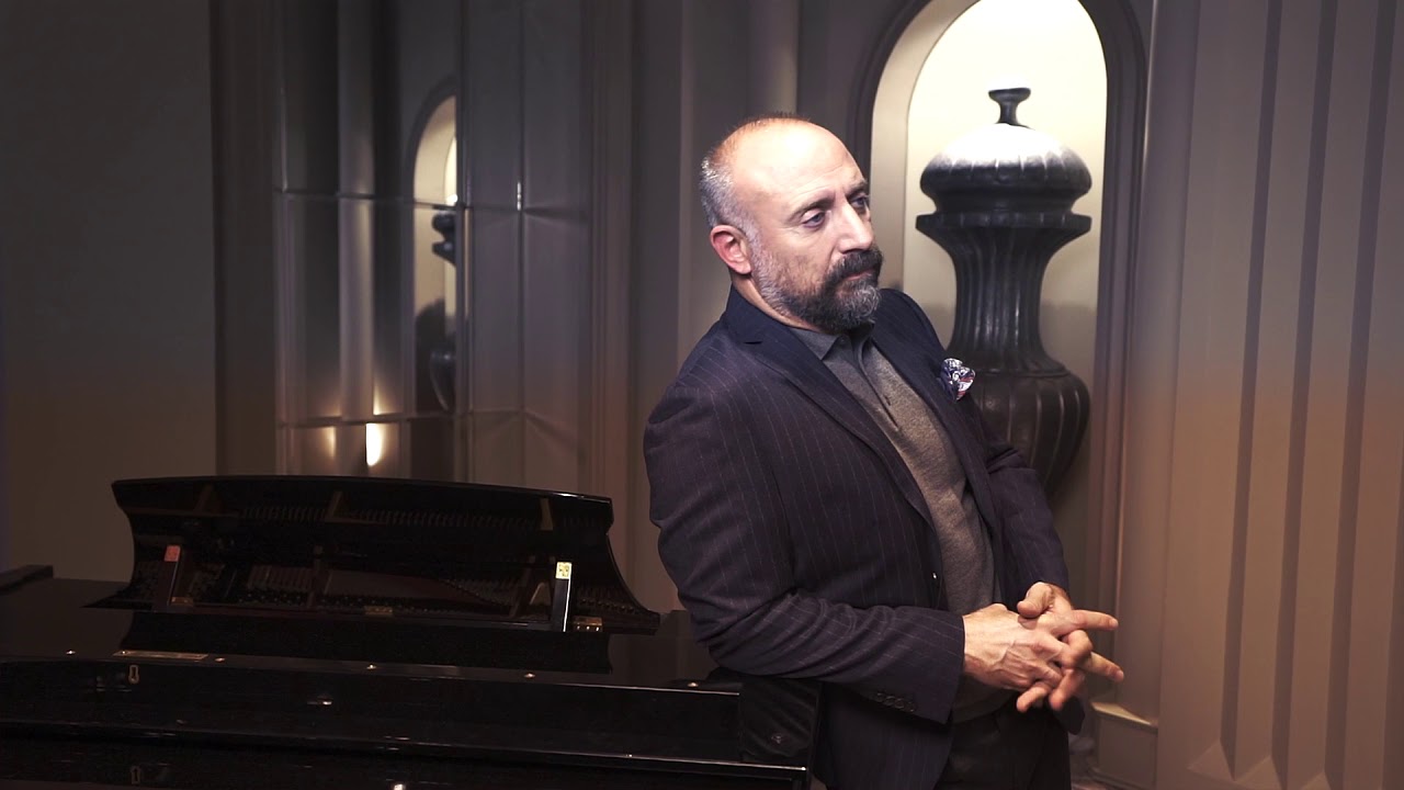 Halit Ergenç ile Zamanın Başka Aktığı Bir Yoldayız