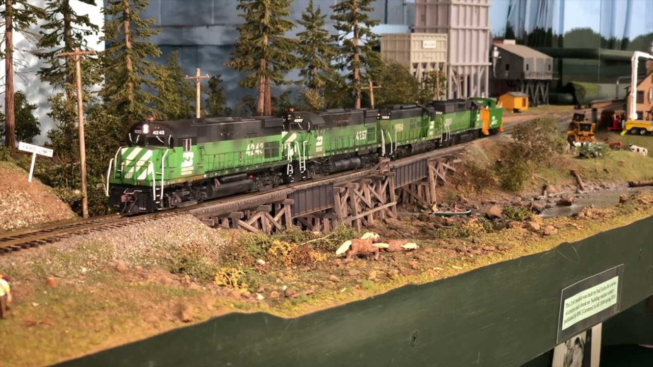 Brian Elchlepp's diesels crossing Samish River Bridge on the HO Burrlington Northern
