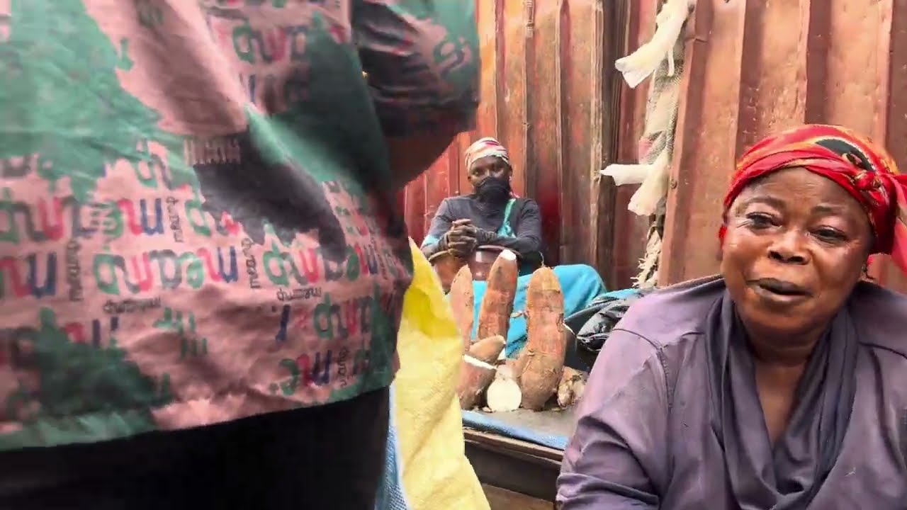9th December Market in Africa Ghana Kumasi Dr Mensah || Walk for Groceries 