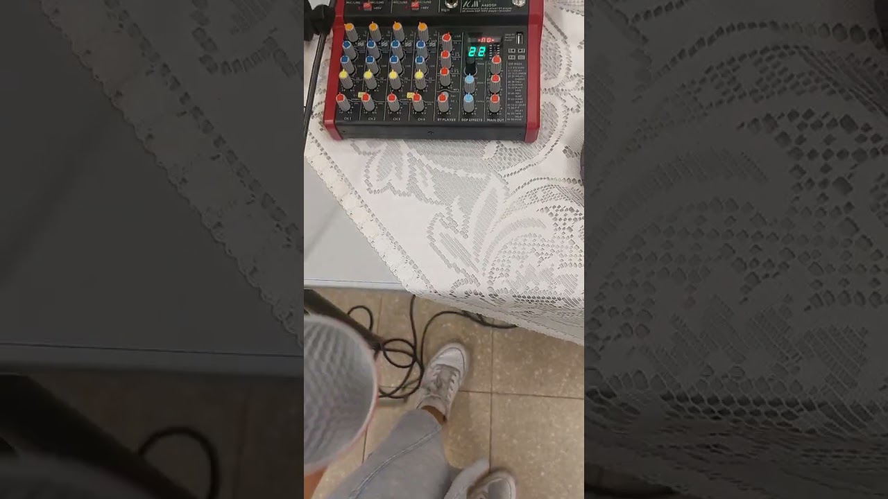 איך מחברים מערכת הגברה עם מיקסר?