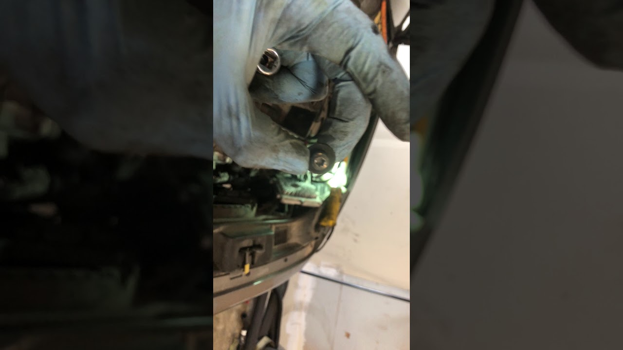 04 Volvo 2.4i Thermostat change
