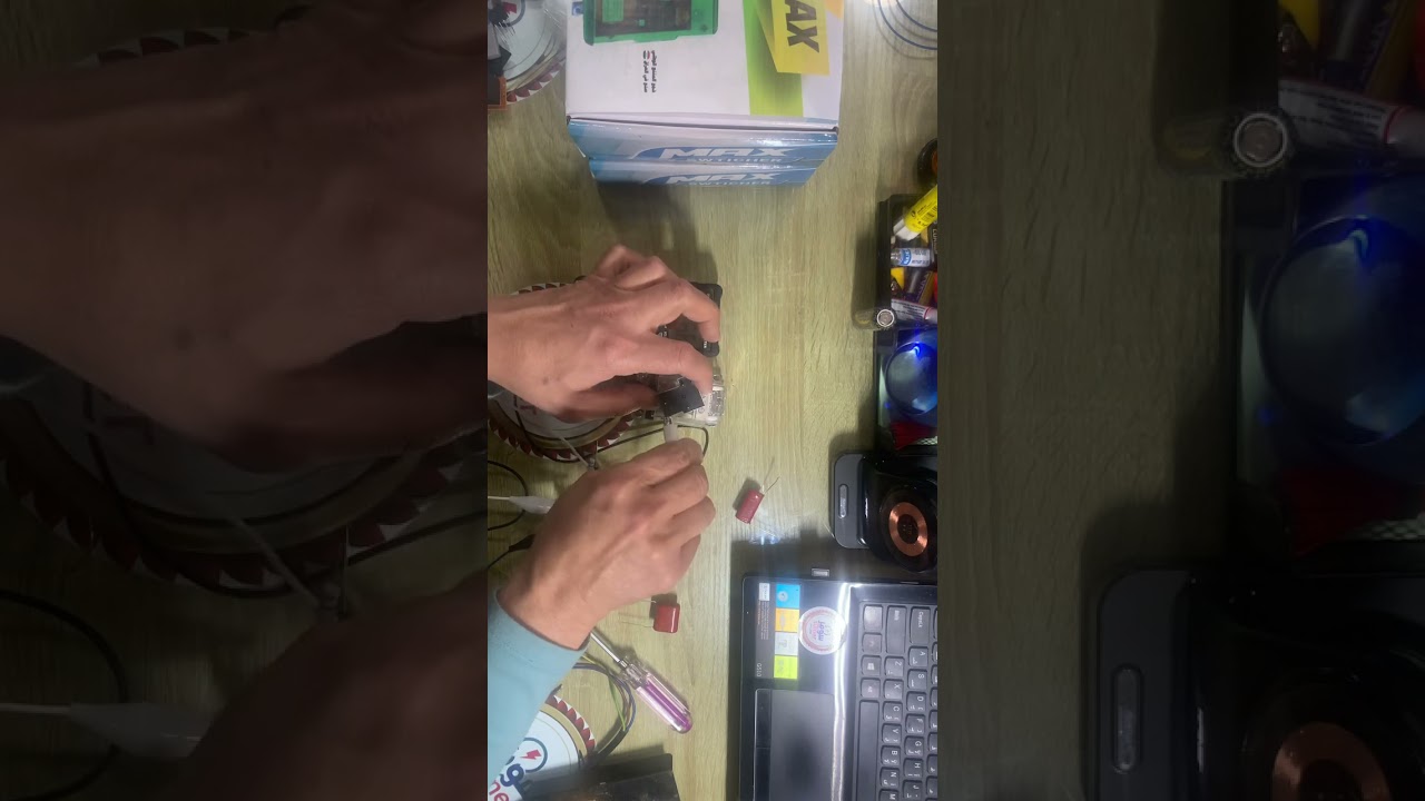 عمل المتسعة الخزفية بلدوائر الألكترونية