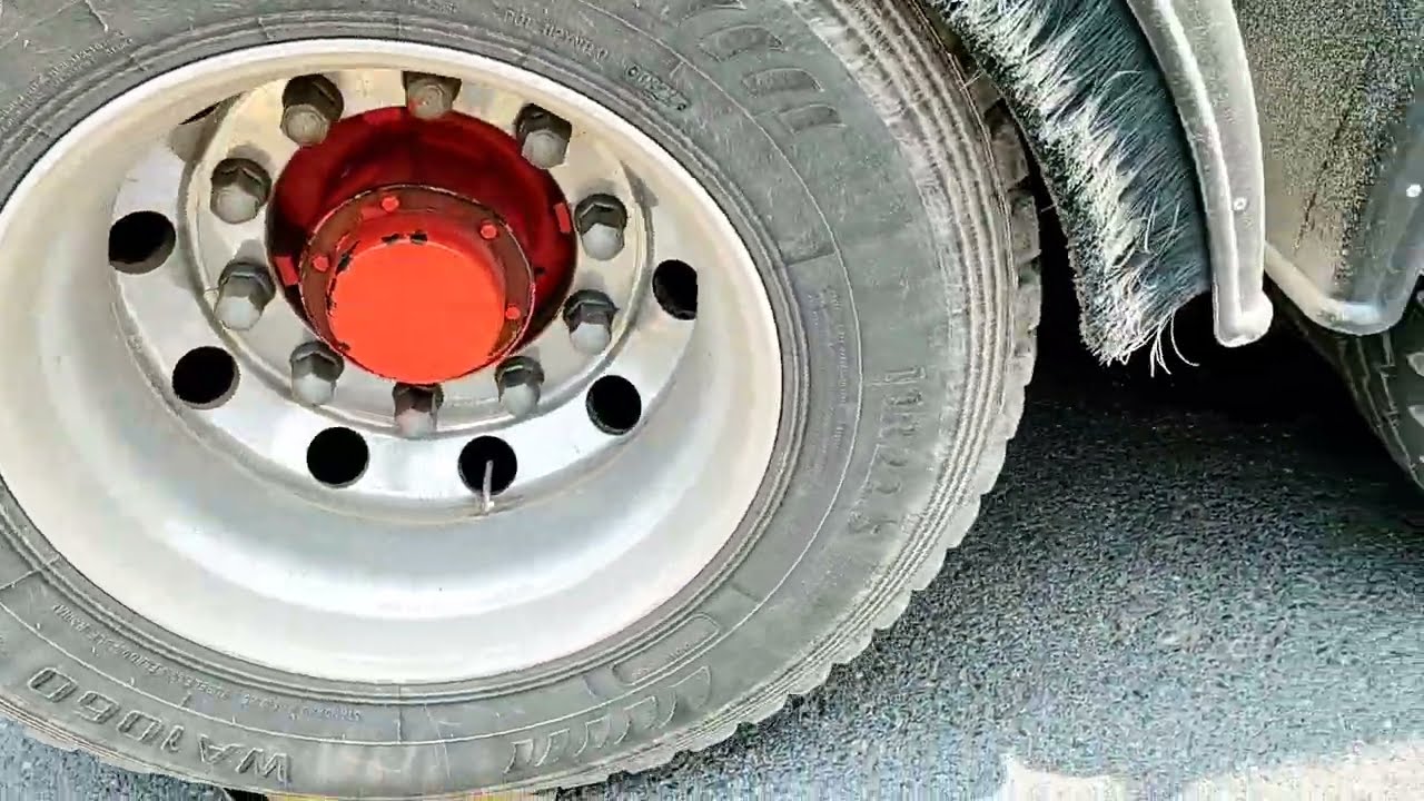 วุ่นวาย UD 390 vs Hino victor 344
