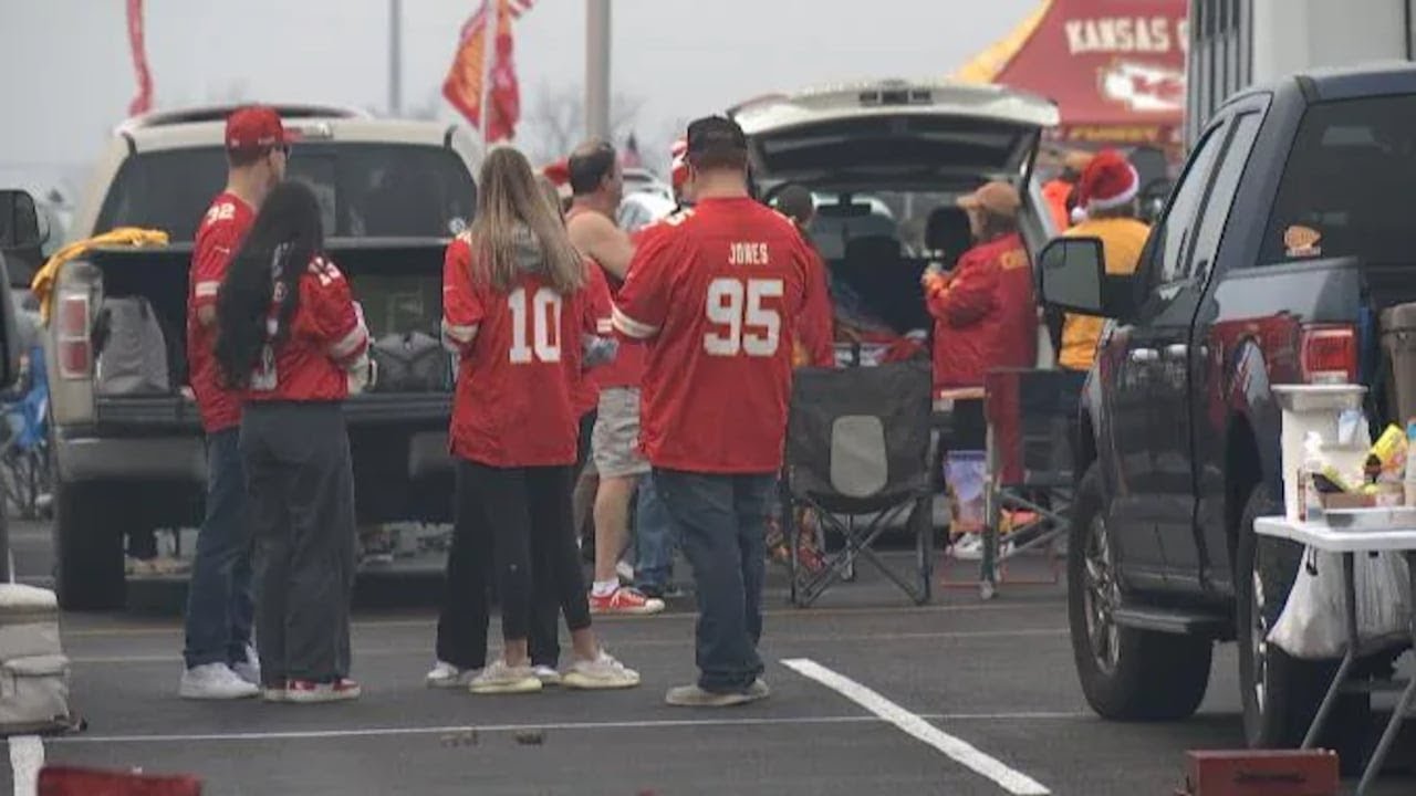 Tailgating Chiefs fans discuss stadium move
