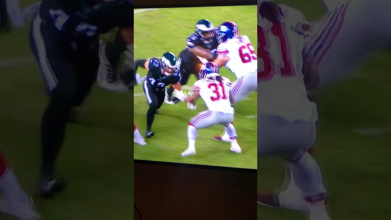 Devonta Freeman gets ran through on Block