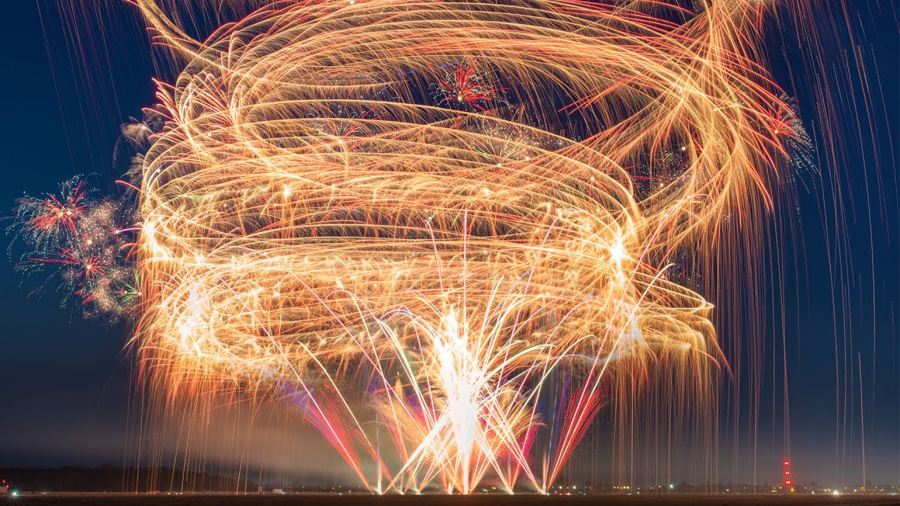 Leszno Antidotum Airshow 2022 - grande finale Arka Pyroshow & aeroSPARX