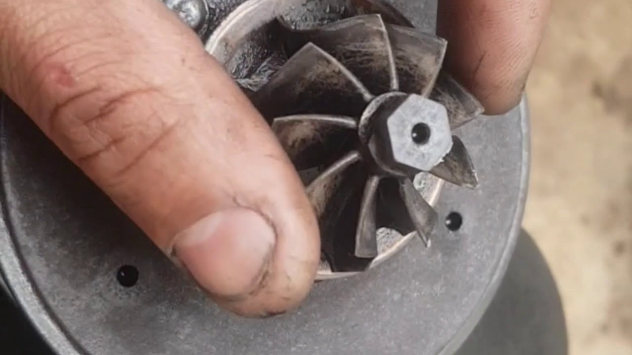 El coche pierde fuerza y necesita apagar y volver a arrancar. Limpieza geometria variable del turbo
