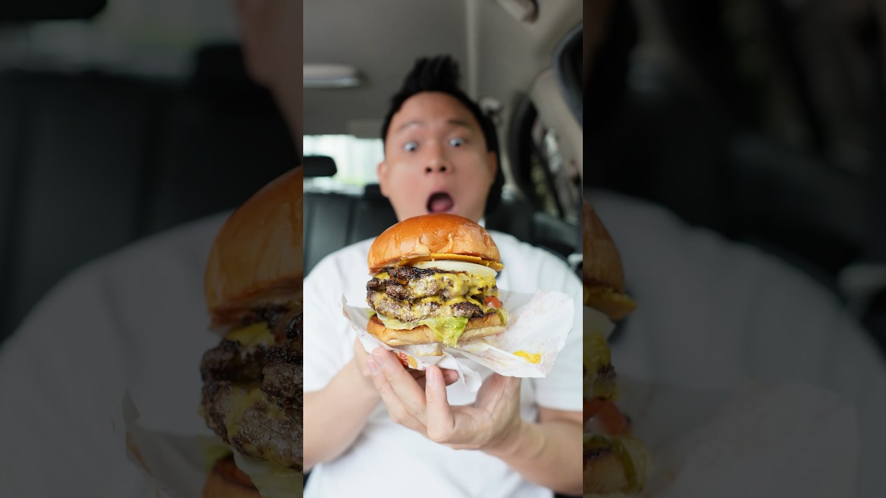 Trying Malaysia Pasadena Burger! 