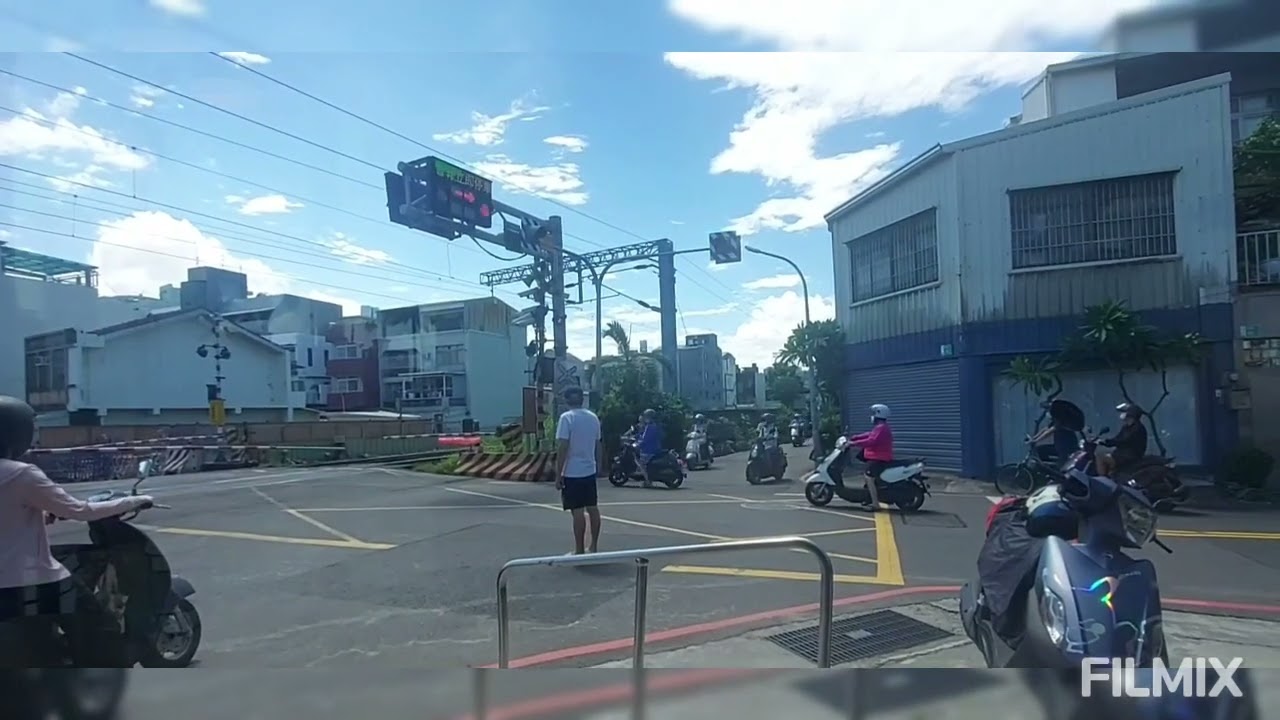 第 146 集 - 台南：追火車日，榮譽街平交道旁(全家裡面)( 拍攝日期 2025.8.16日 )，影片：1-16